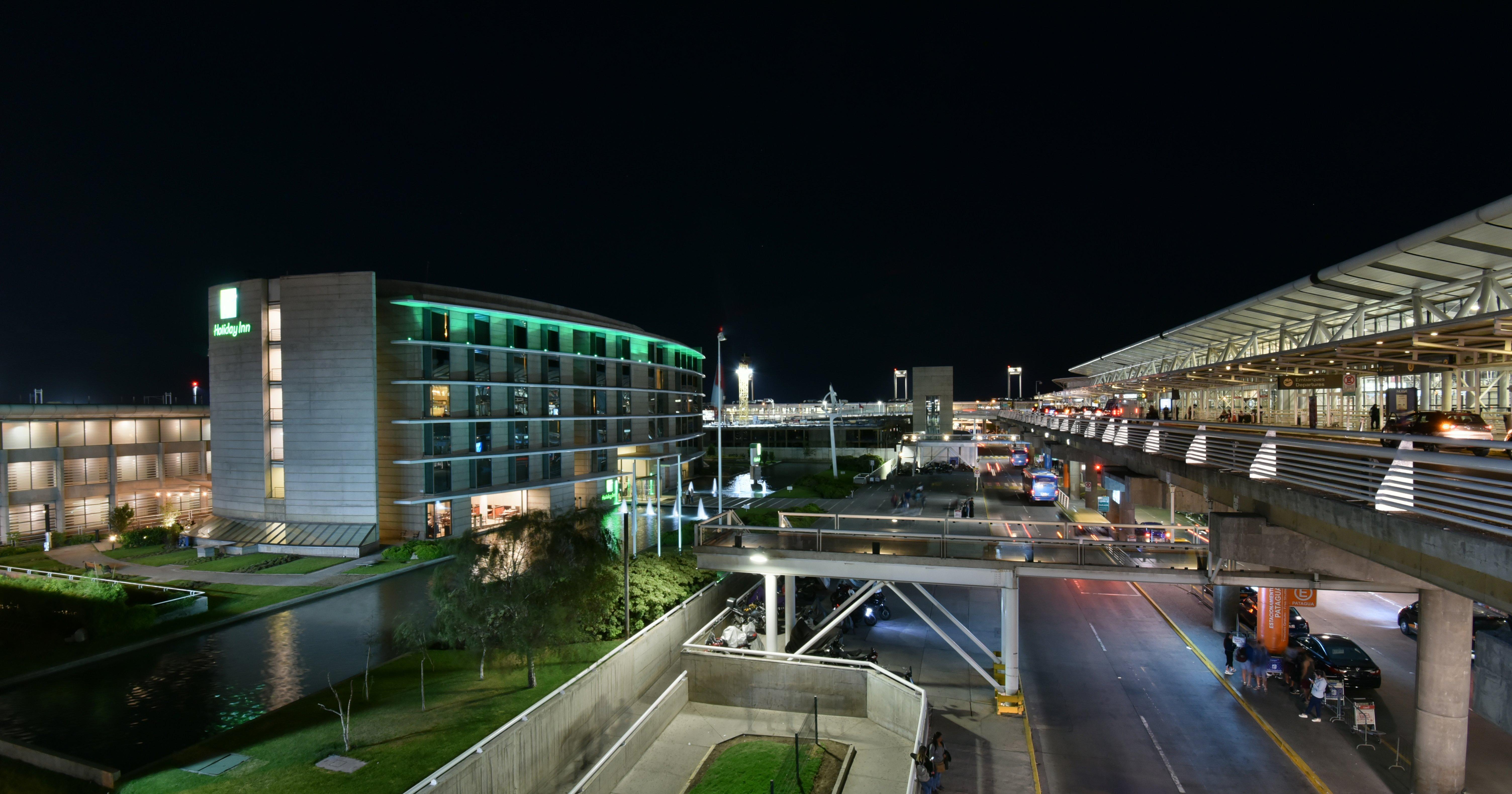 Holiday Inn Santiago - Airport Terminal, An Ihg Hotel Экстерьер фото