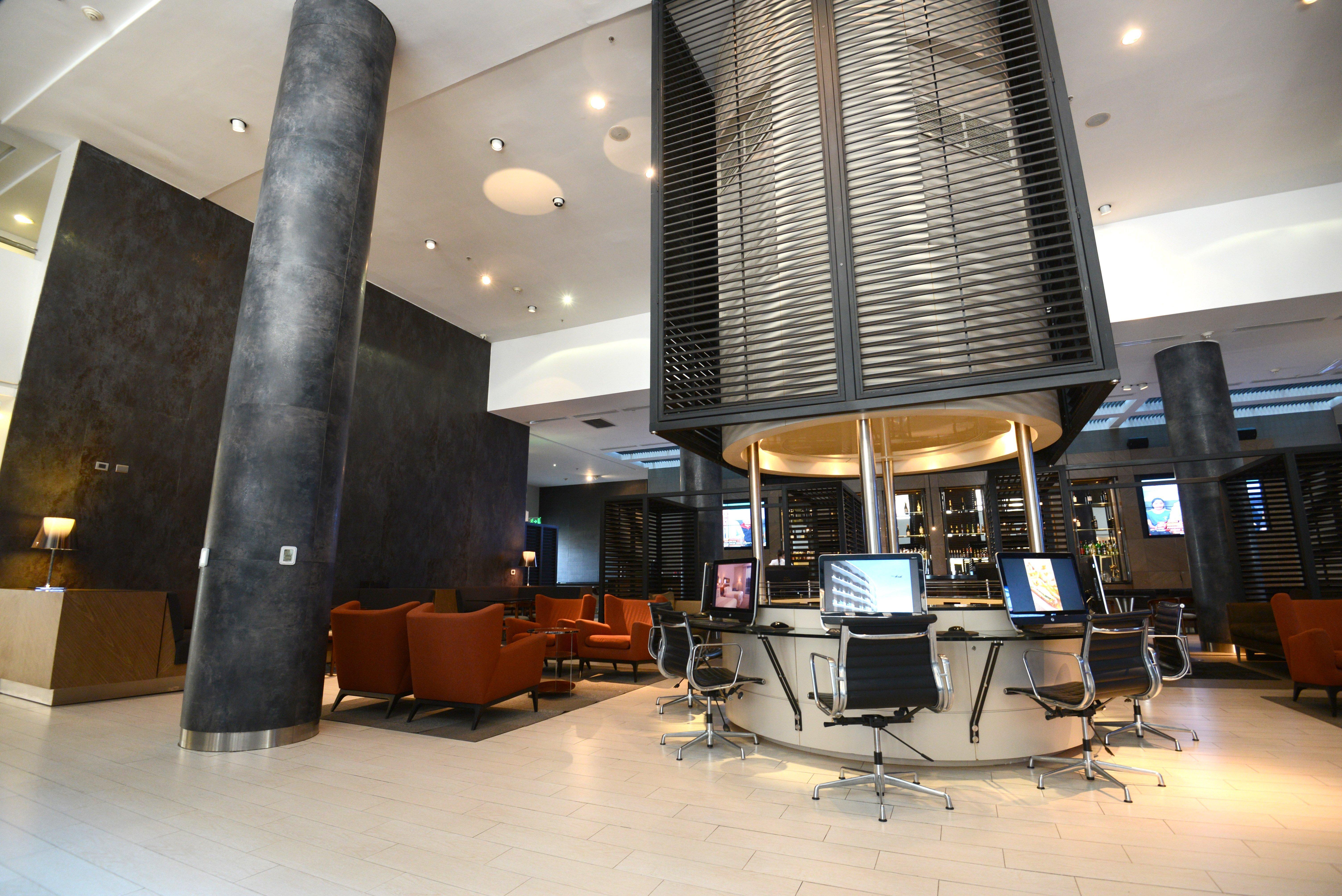 Holiday Inn Santiago - Airport Terminal, An Ihg Hotel Экстерьер фото